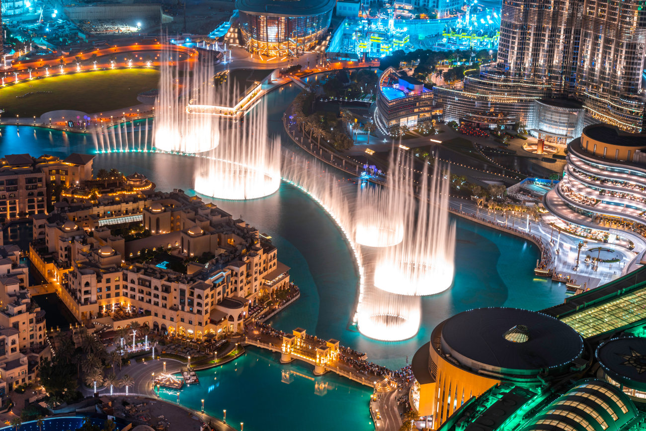 Luftaufnahme Dubai Fountain bei Nacht