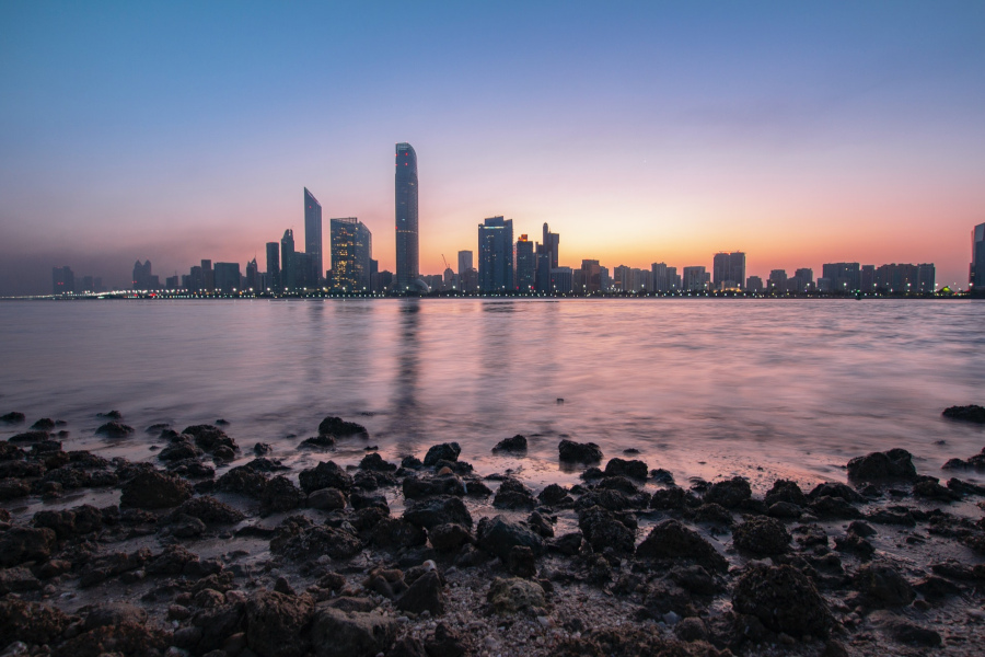Skyline von Abu Dhabi in den VAE