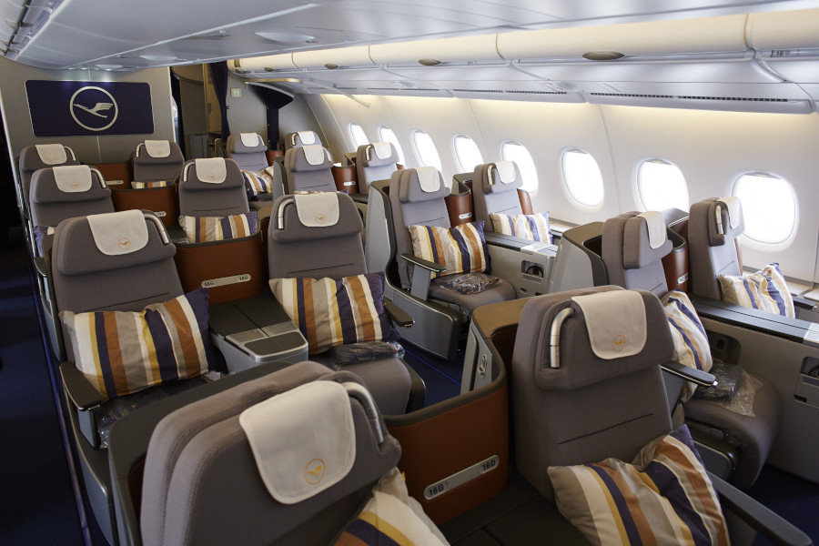 Viel Platz in der Business Class von Lufthansa