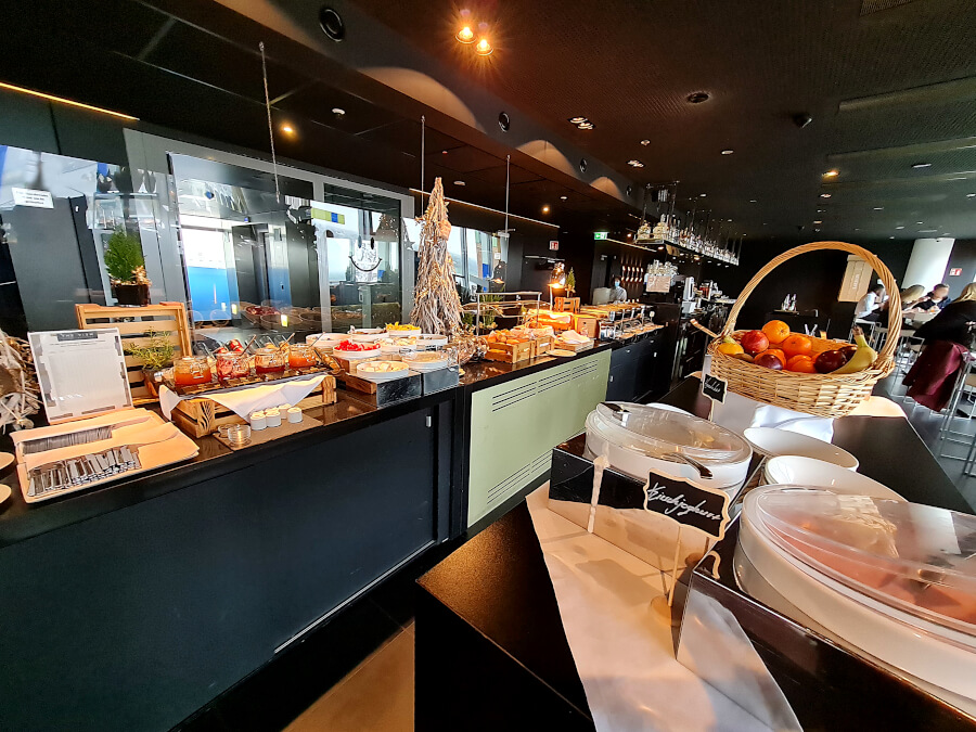 Frühstücksbuffet im Hotel Innside Düsseldorf Hafen