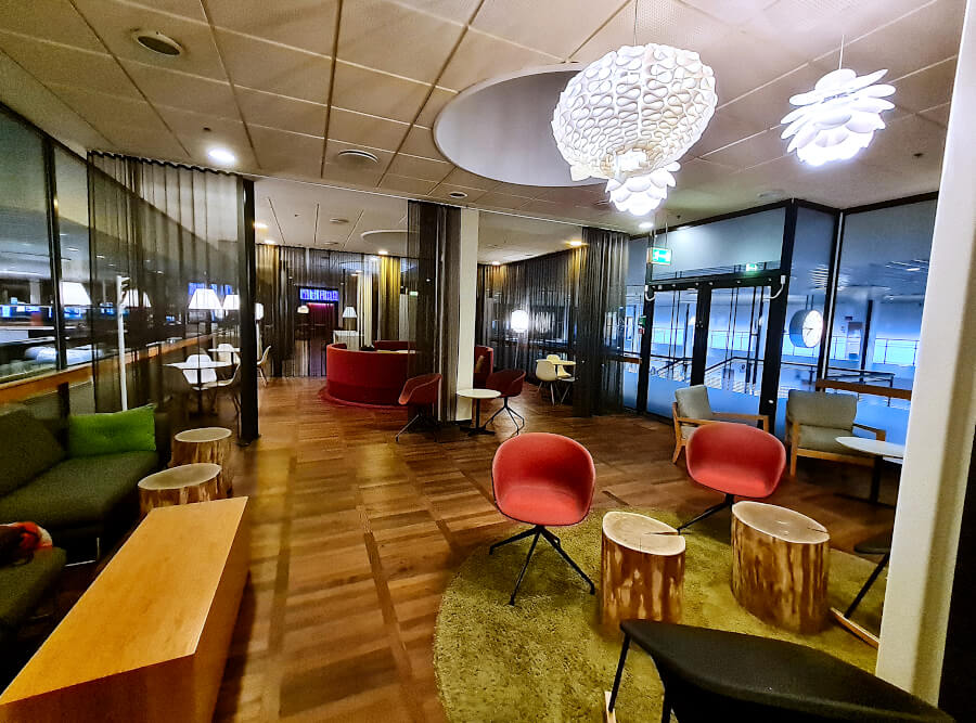 Sitzbereiche in der Aspire Lounge Kopenhagen